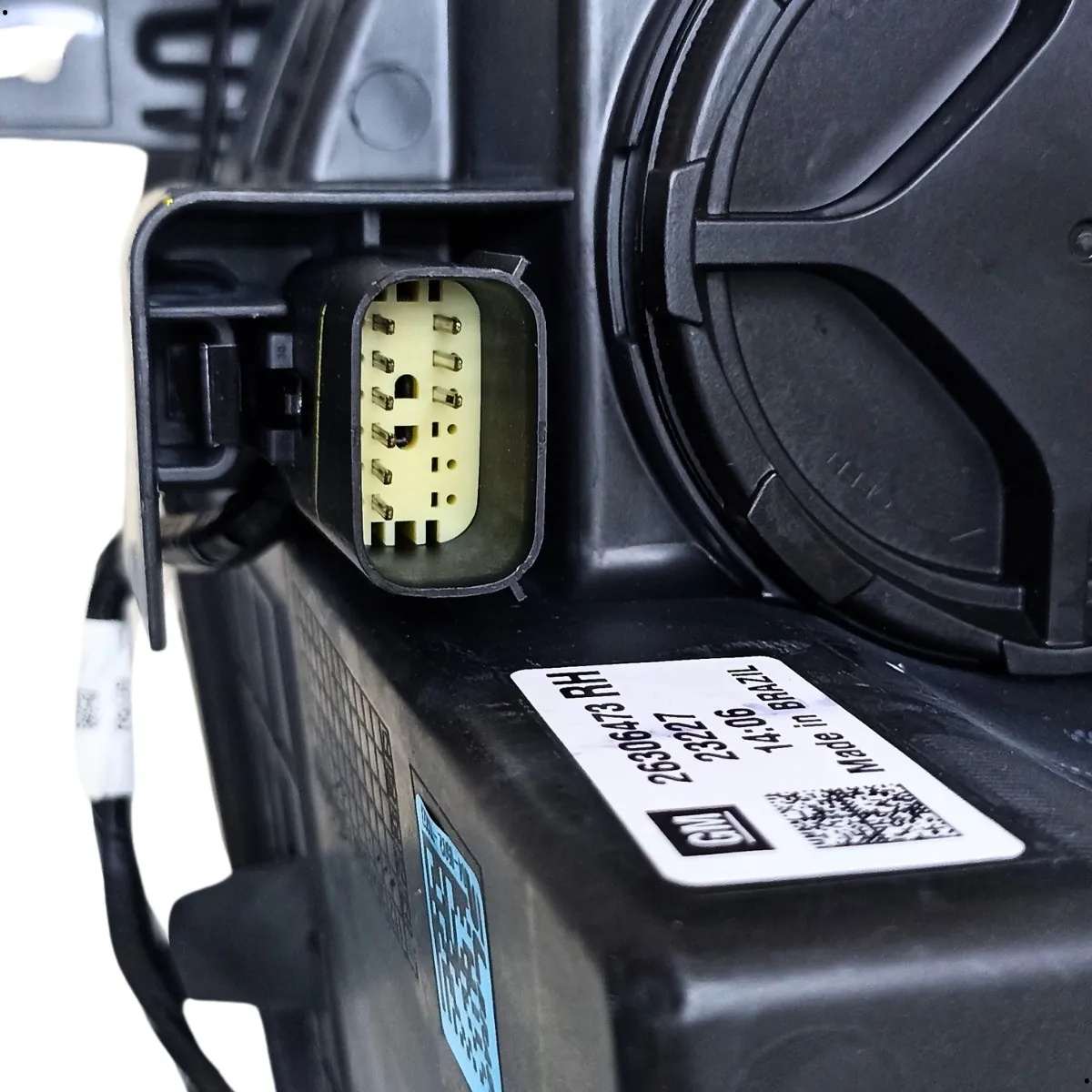 Farol Dianteiro Direito Nova Tracker 2021/2022 - Image 3